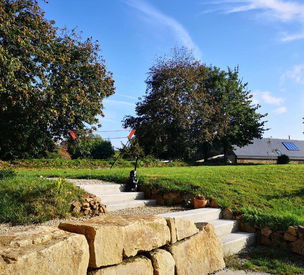 Au Gray Du Temps Suspendu Bed & Breakfast Pleslin-Trigavou Exterior photo